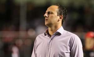 Ceni vê elenco com 29 jogadores como ideal e vê cortes no São Paulo