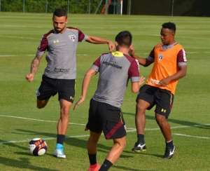 Gilberto, artilheiro do São Paulo na temporada, festeja volta por cima com Ceni