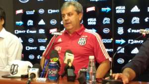 Gilson Kleina poupa críticas à Ponte Preta e prefere dar méritos ao Corinthians