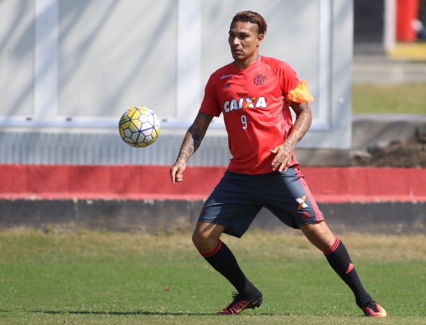 Carioca: Guerrero treina no Flamengo e Rômulo tem confirmada torção no joelho direito