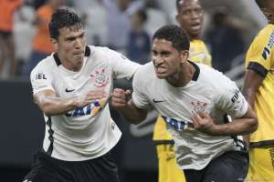 Com futuro indefinido, zagueiro Pablo quer continuar no Corinthians