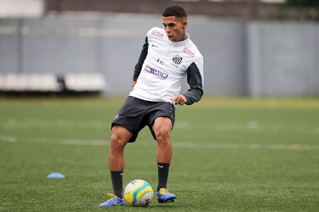 O volante Fernando Medeiros será emprestado pelo Santos ao Vila Nova para a Série B