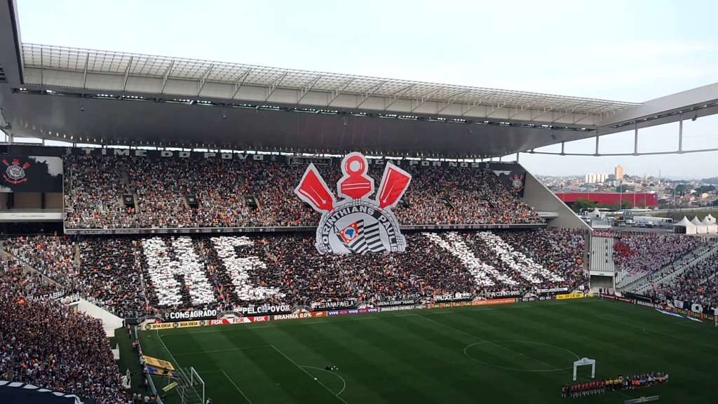 Corinthians pode levantar primeira taça em seu estádio 