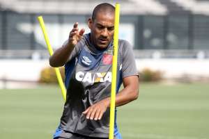 Cotado na Ponte Preta, Rodrigo não consegue rescindir com o Vasco
