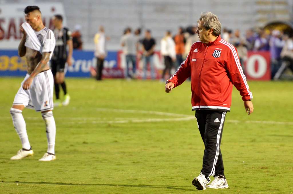 Gilson Kleina mantém dúvidas no esquema e no time da Ponte Preta