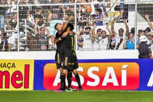 William Pottker espera marcar gol na sua despedida pela Ponte Preta