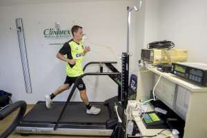 Botafogo volta aos treinos com Montillo em campo e ausência de dupla de zaga