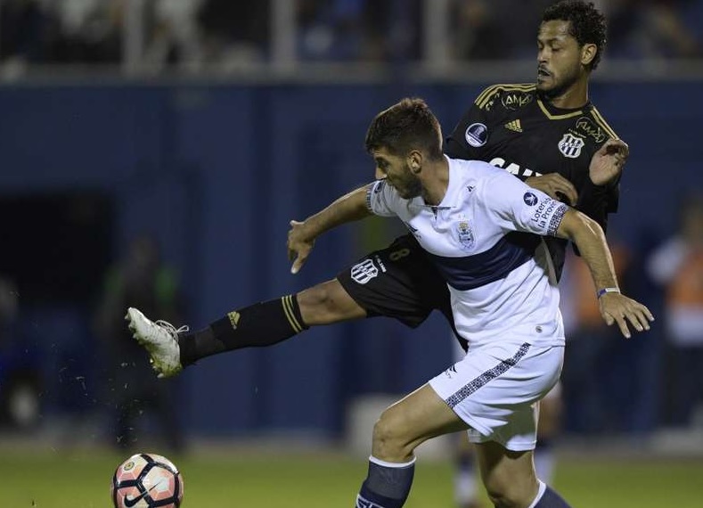 Elton foi o autor do gol que deu a classificação para a Ponte Preta ainda no primeiro tempo