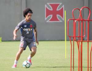 Promessa, Douglas exibe ansiedade para estreia na elite pelo Vasco