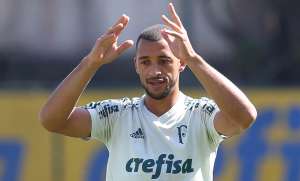 Palmeiras encaminha negociação de Vitor Hugo com a Fiorentina