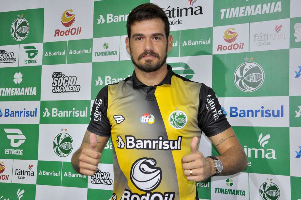 Matheus Cavichioli foi apresentado oficialmente como reforço do Juventude nesta quarta-feira - Arthur Dellagrave/ E.C Juventude