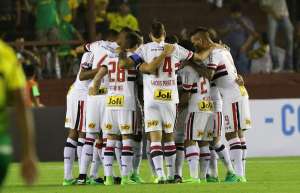 Diretoria do São Paulo rejeita ceder a pressão para renovar com zagueiro