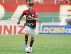 Ituano atravessa negociação da Ponte e contrata zagueiro do Red Bull Brasil