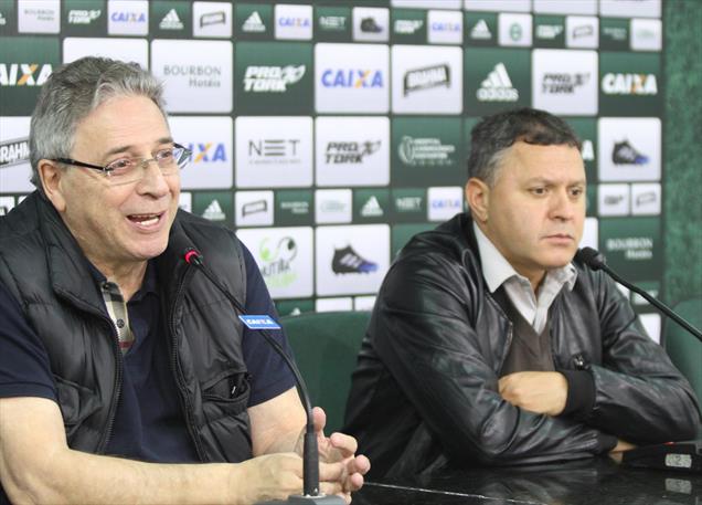 Coritiba confirma permanência de técnico interino para Brasileirão