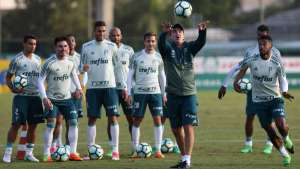 Cuca faz mistério e escala Palmeiras com 11 na linha em treino