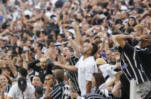 Flamengo e Corinthians abrem o Brasileirão no sábado