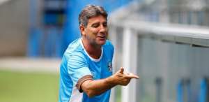 Renato Gaúcho minimiza cobranças e diz que presidente 'veio dar abraço no grupo'
