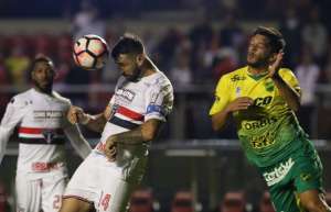 Pratto lamenta eliminações e diz que São Paulo vai melhorar na temporada