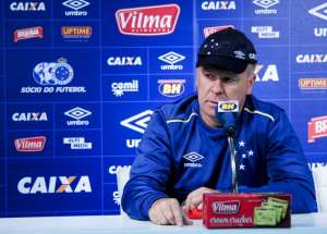 Diretoria do Cruzeiro garante apoio a Mano, mas admite: 'Acendeu o sinal amarelo'