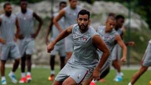 Dourado elogia Santos, mas espera mostrar força do grupo do Fluminense