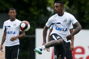 Cleber é vetado pelo departamento médico e desfalca o Santos contra o Fluminense
