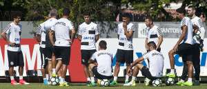 Santos ameniza treinos para manter embalo contra o Flu na estreia do Brasileirão