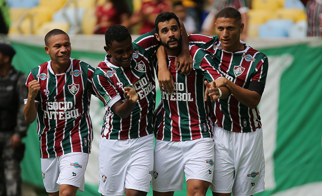 Henrique Dourado foi o artilheiro do jogo, marcando duas vezes para o Flu