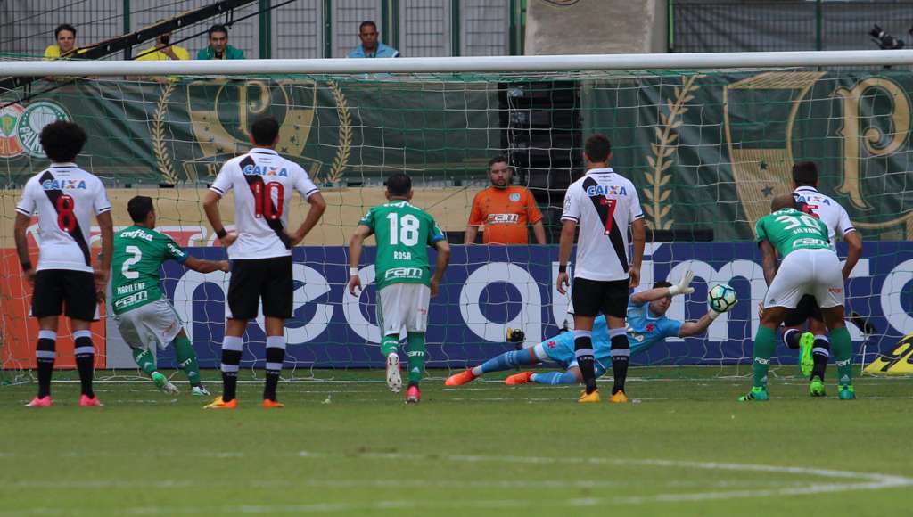 Técnico do Vasco minimiza goleada na estreia: 'Vamos dar a volta por cima'