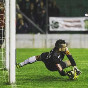 Pai de Victor morre e goleiro pode desfalcar o Atlético-MG nesta terça