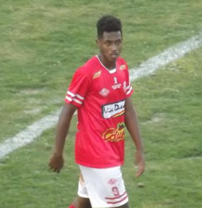 Atacante Alan Pierre se destaca na sua estreia com gol