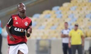 Flamengo dá aumento de salário e eleva multa de Vinícius Júnior para 45 mi euros