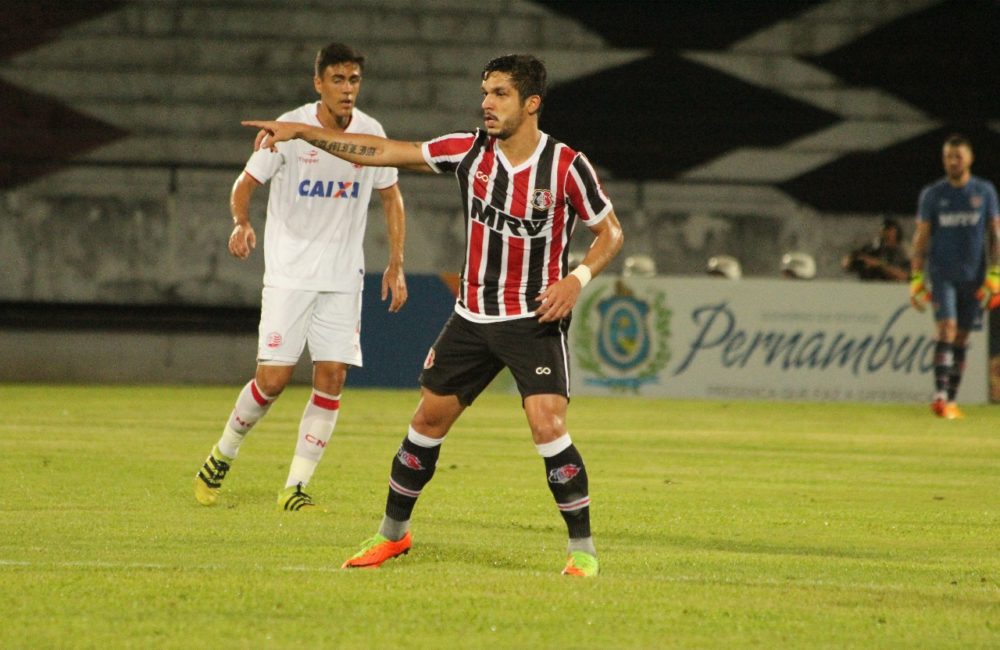 PERNAMBUCANO: Santa segura Náutico e se garante na pré-Copa do Nordeste