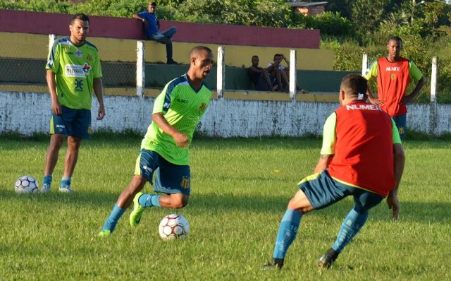 Série C: Treinador do Sampaio Corrêa poupa dois titulares no primeiro treino antes do CSA