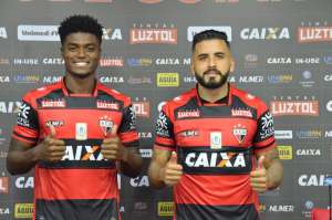 Atlético-GO apresenta zagueiro do Internacional e volante do Audax