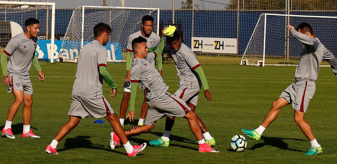 Após derrota, Fluminense treina em Porto Alegre antes de voltar ao Rio