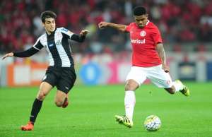 Após Néris, Sport negocia com Anselmo, volante do Internacional