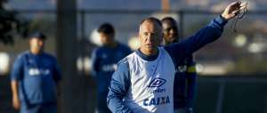 Sem Thiago Neves, Mano relaciona Ariel e Rafael Marques e faz mistério sobre time
