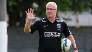 Dorival faz mistério, mas deverá montar um misto do Santos para pegar Coritiba