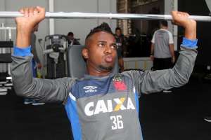 Kelvin agradece chance dada por técnico do Vasco e quer casa cheia no clássico
