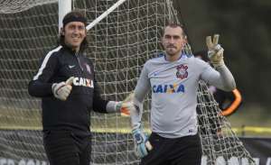 Após queda na Libertadores, Flamengo sonha com goleiro do Corinthians