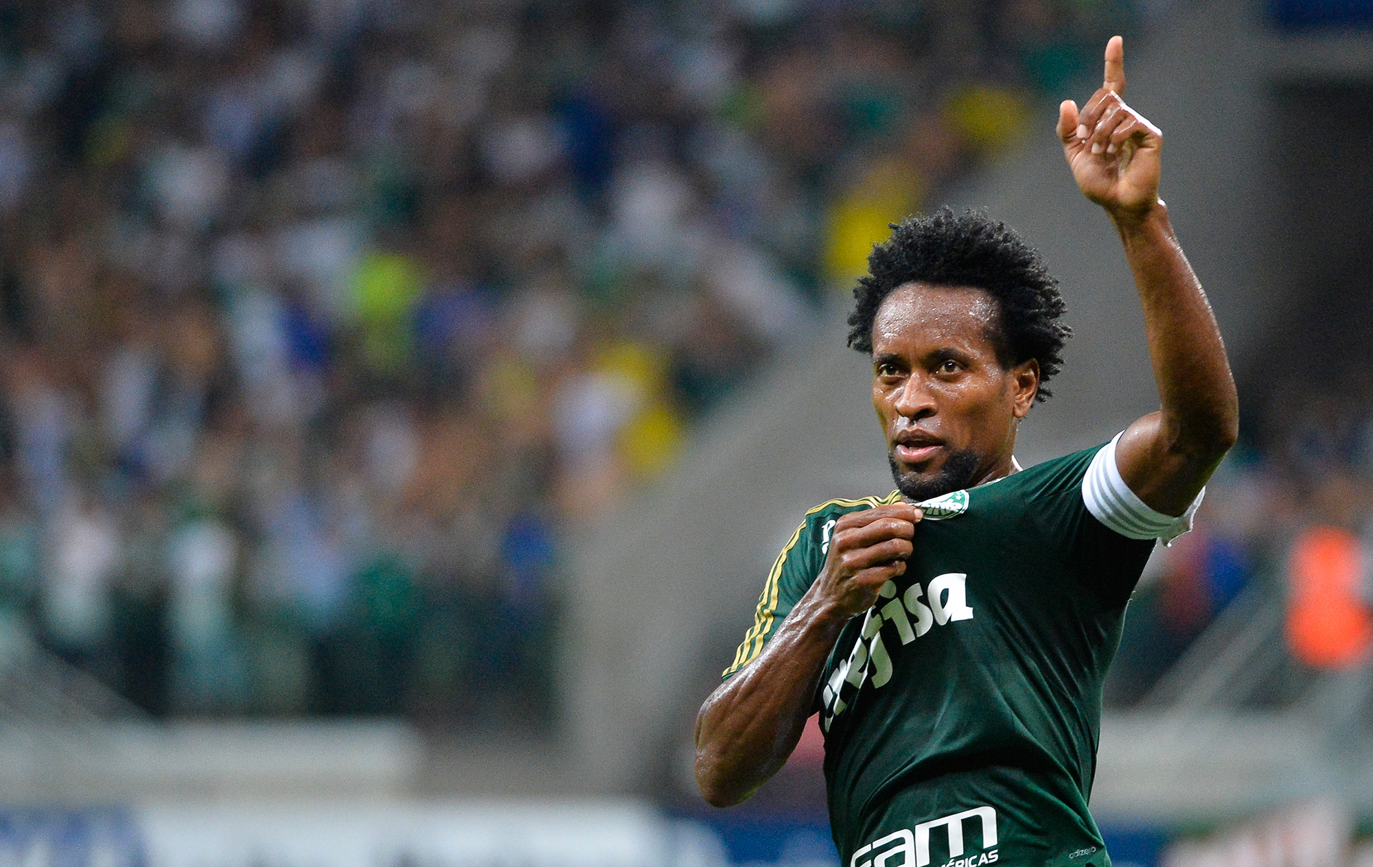 Zé Roberto festeja recorde no Palmeiras e reitera planos de parar no fim do ano