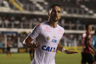 Rafael Longuine renova contrato com o Santos por mais quatro anos