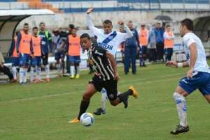 Copa Paulista: Taubaté acerta retorno de lateral campeão da Série A3 em 2015