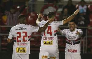 Buffarini prevê grande jogo com o Palmeiras e pede para São Paulo 'mostrar força'
