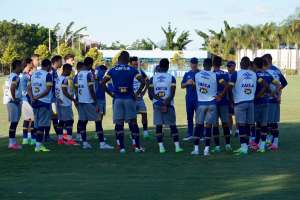 Mano testa Cruzeiro com três volantes e Rafael Marques para encarar o Santos
