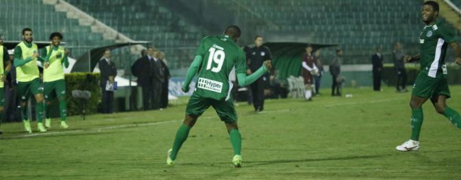 Caíque entrou e fez um dos gols do Guarani na vitória sobre o Figueirense