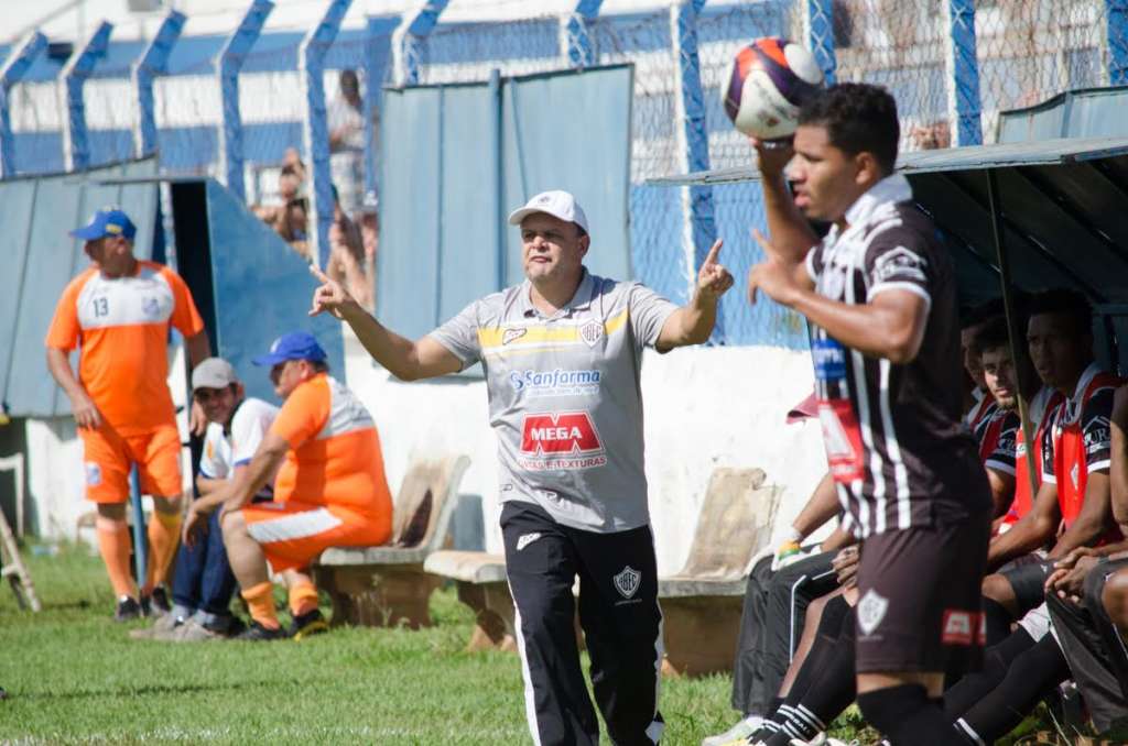 Edson Vieira vai comandar o Rio Branco na Copa Paulista de 2017 - Sanderson Barbarini/Foco no Esporte