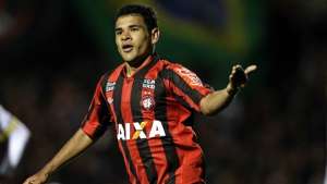 Artilheiro do Brasileirão em 2013, atacante Éderson retorna ao Atlético-PR
