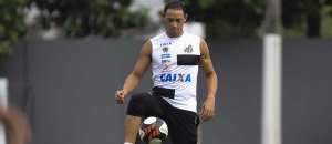Ricardo Oliveira admite números ruins em 2017 no Santos e descarta aposentadoria