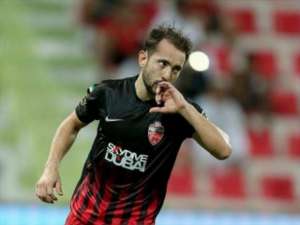 Flamengo e Everton Ribeiro chegam a um acordo e jogador é aguardado na Gávea